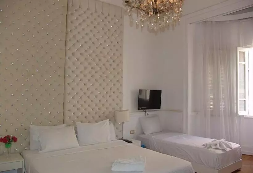 هاستل Palace Court