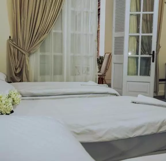 هاستل Palace Court