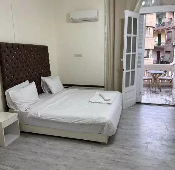 هاستل Palace Court