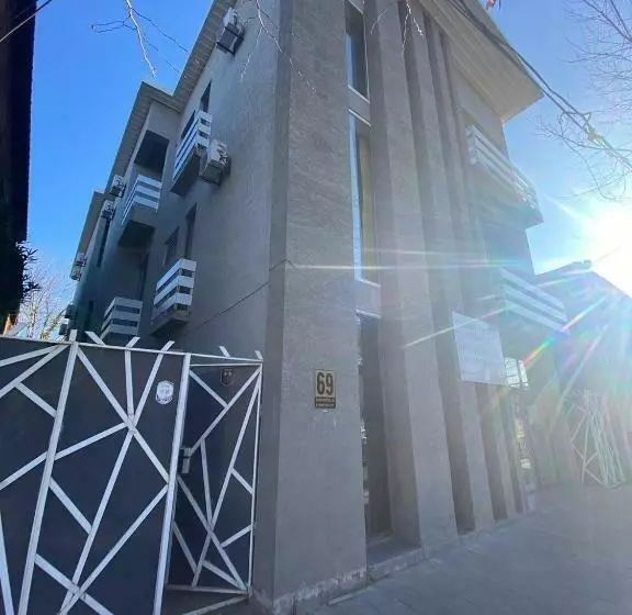 هتل Art Kutaisi