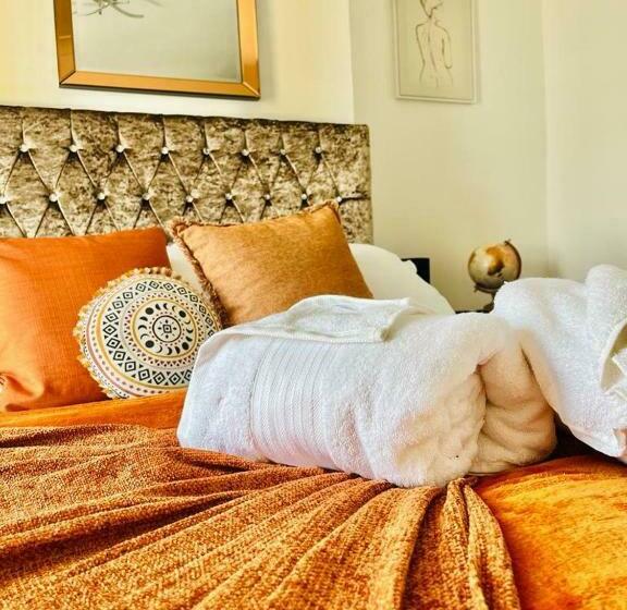 住宿加早餐  Alver House