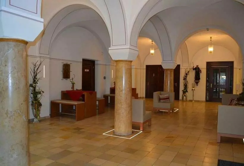 Hotelli Gästehaus Klosterhof Schweiklberg