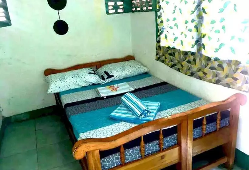 Hotelli Oyo 928 Jjs Place