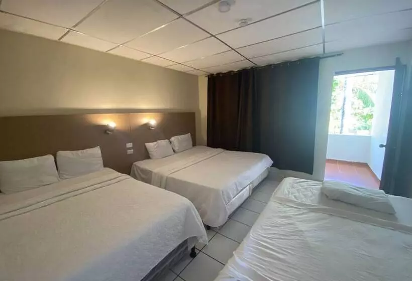 Hotelli Paseo Del Sol