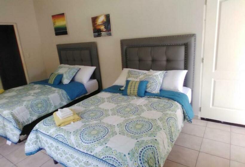 بنسيون Beach On The Rocks