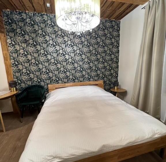 پانسیون Karlova Manor Apartments