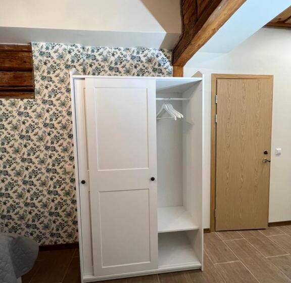 پانسیون Karlova Manor Apartments