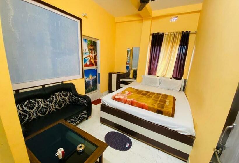 Staymaker Hotel Prerana