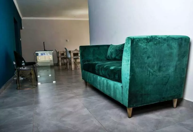 تختخواب و صبحانه Ascentia Bnb