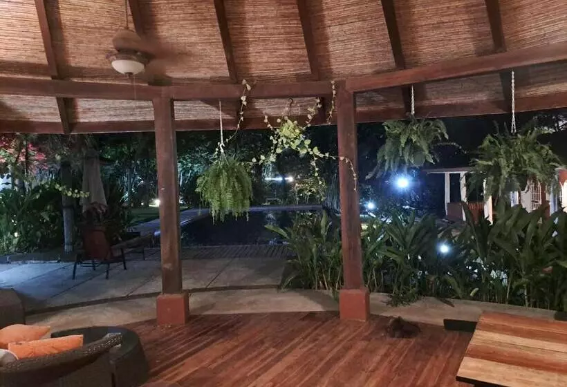 Aamiaismajoitus (B&B) Casa Mapache