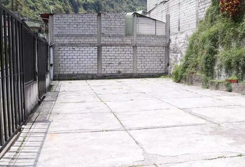 هتل Hostal Colibri 2
