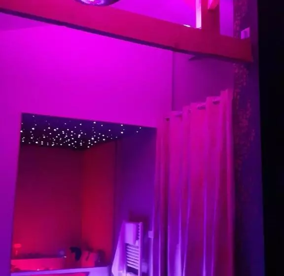 ホテル La Passionnante Gîte Avec Spa Privatif