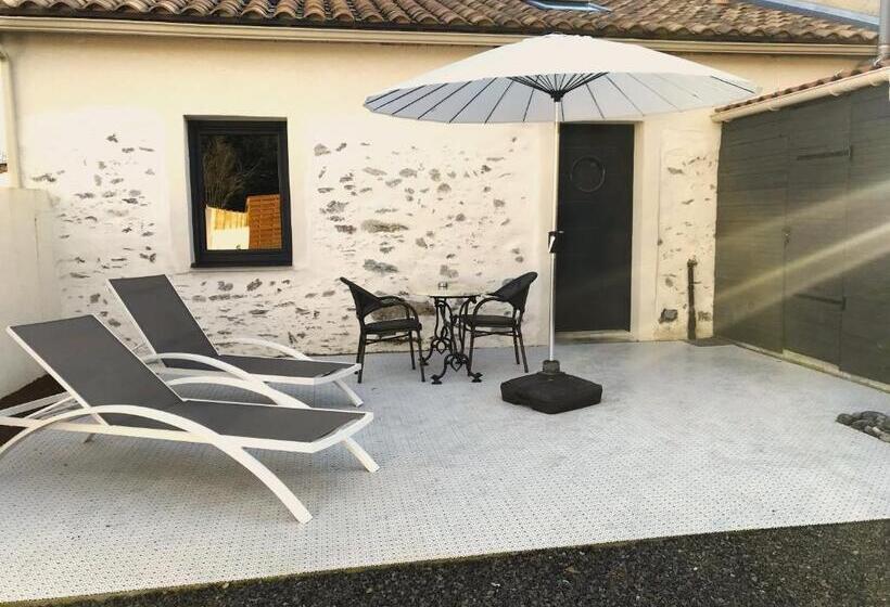 Отель La Passionnante Gîte Avec Spa Privatif