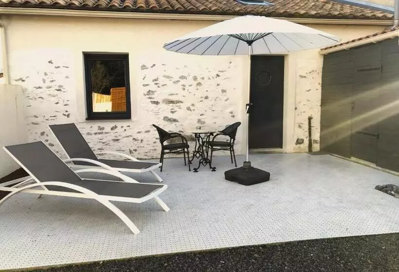 ホテル La Passionnante Gîte Avec Spa Privatif