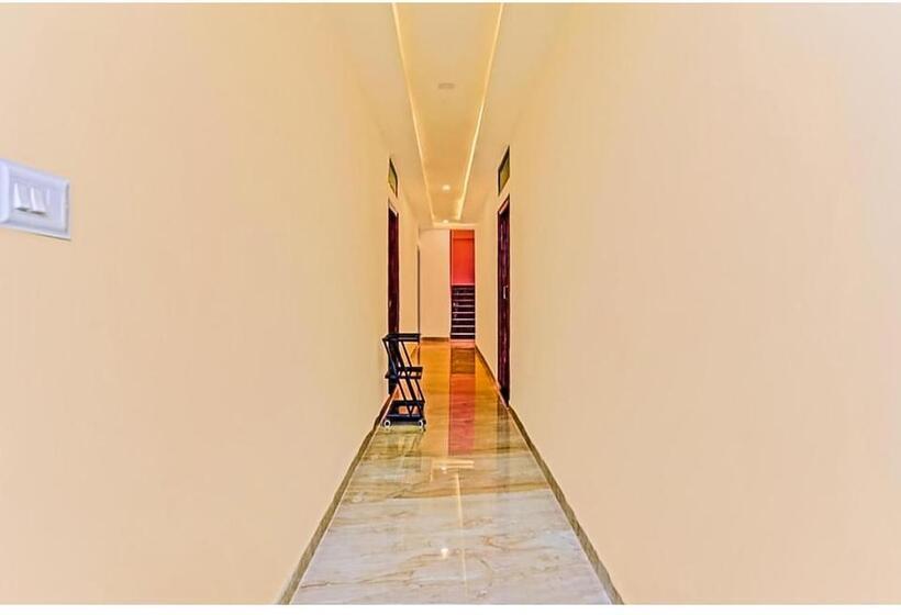 호텔 New Royal Ruby   Electronic City Phase 1