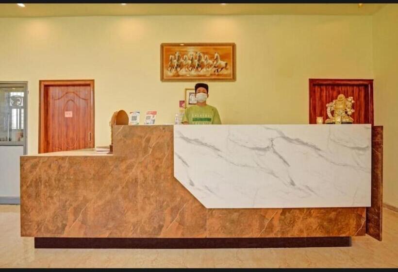 호텔 New Royal Ruby   Electronic City Phase 1