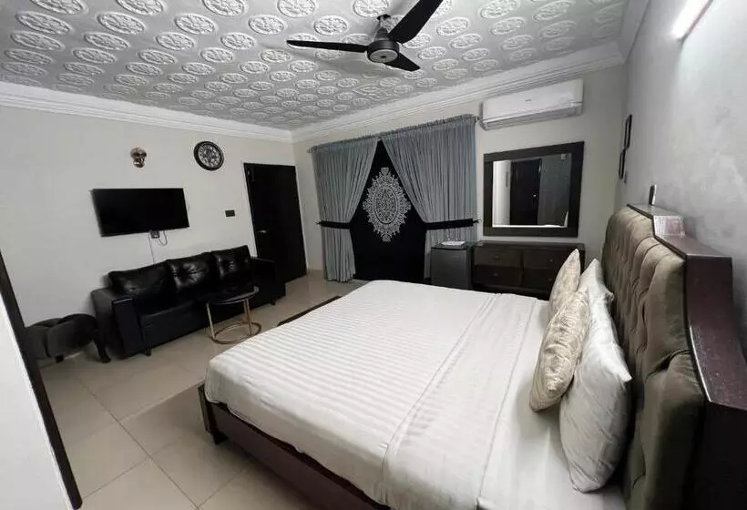 پانسیون Capital Lodges