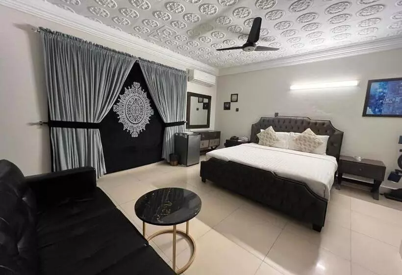 پانسیون Capital Lodges