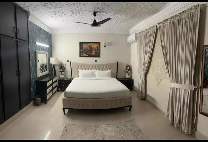 پانسیون Capital Lodges