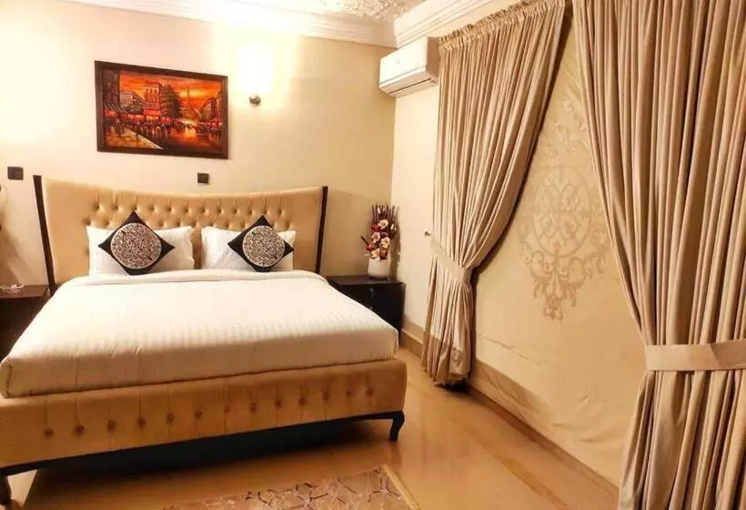 پانسیون Capital Lodges