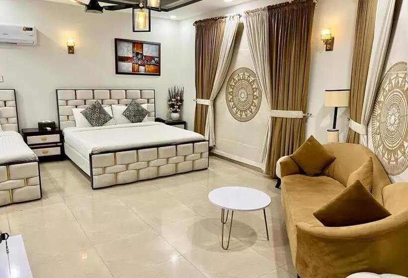 پانسیون Capital Lodges