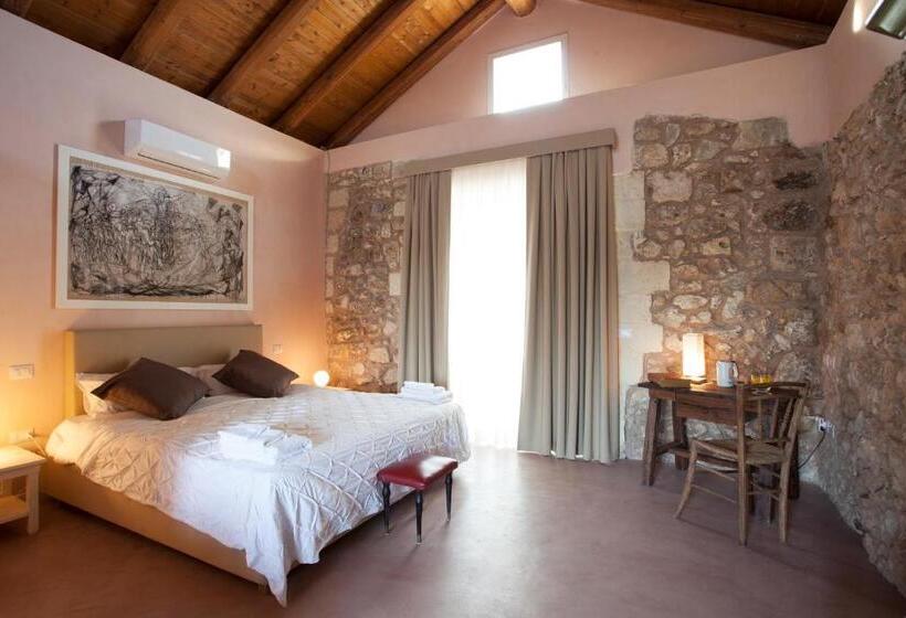 پانسیون Falcon Country Suite