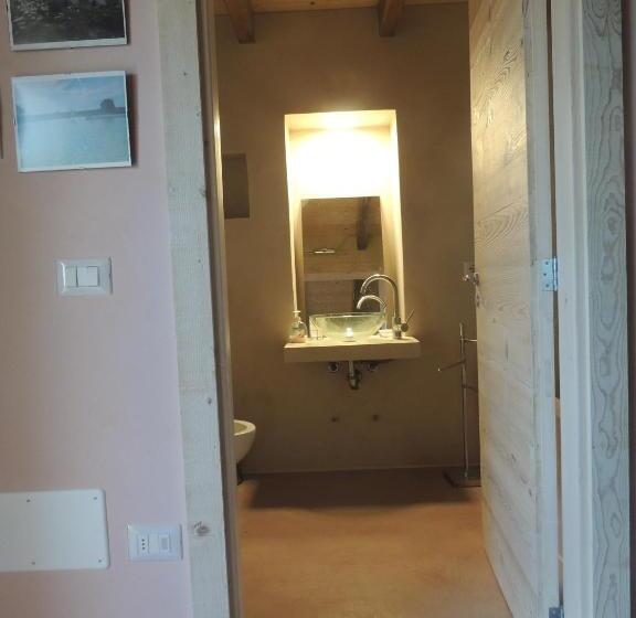 پانسیون Falcon Country Suite