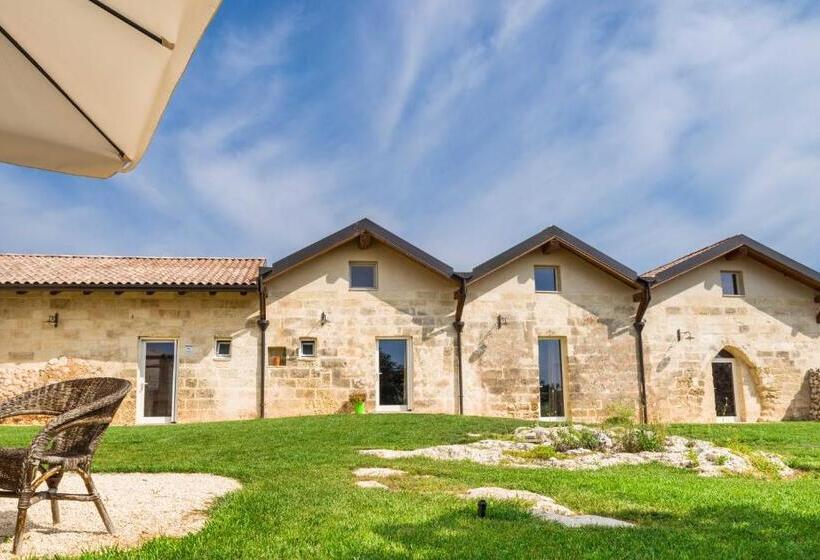 پانسیون Falcon Country Suite