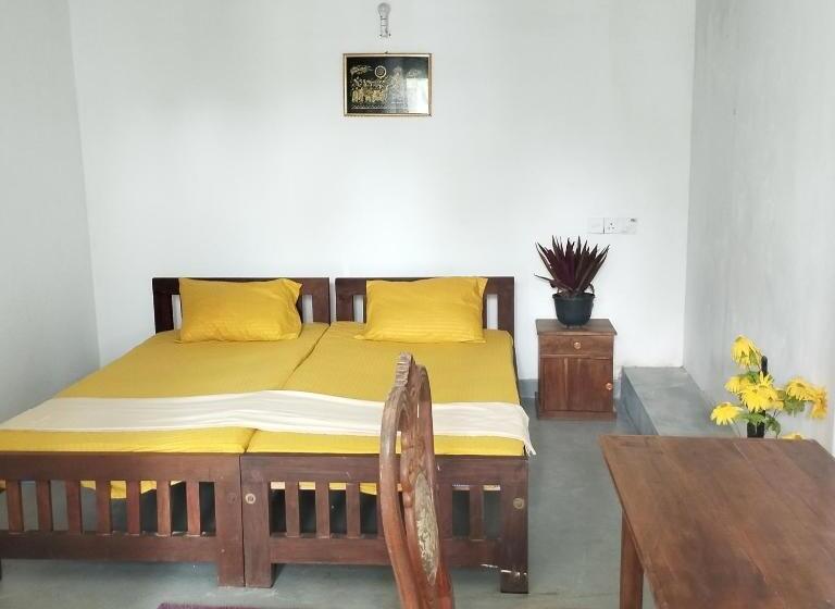 پانسیون Glance Beach Ahangama