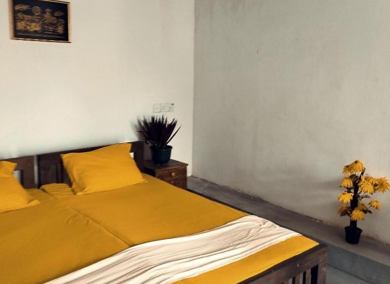 پانسیون Glance Beach Ahangama