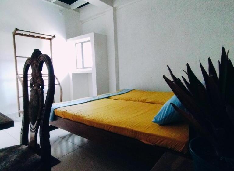 پانسیون Glance Beach Ahangama