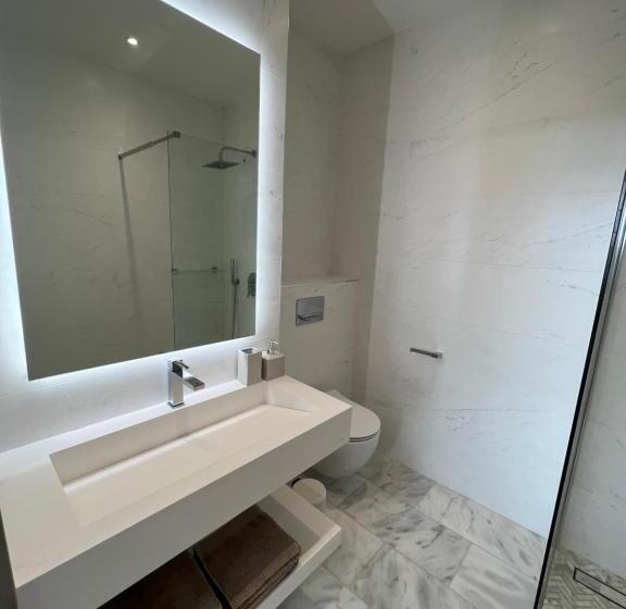 پانسیون Les Trois Cyprès