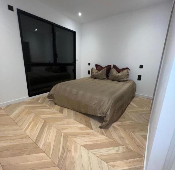 پانسیون Les Trois Cyprès