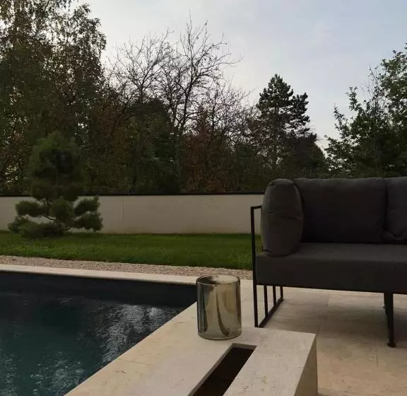 Majatalo Les Trois Cyprès