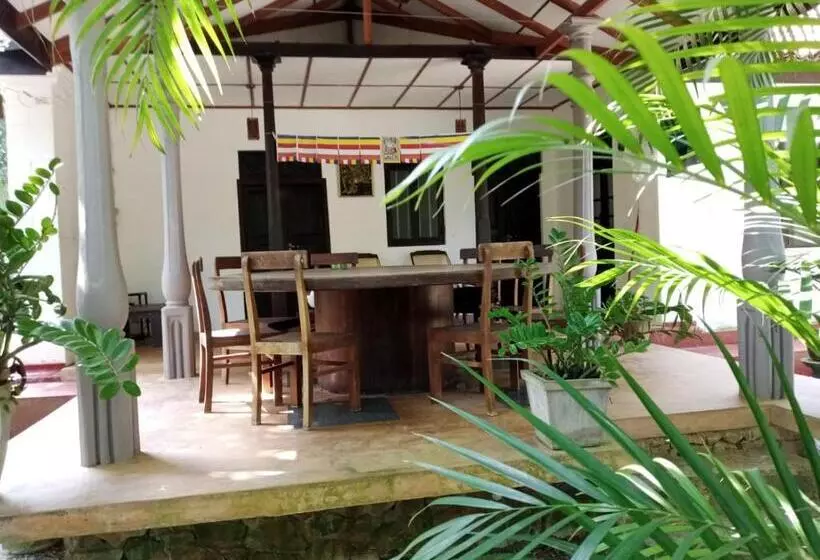 پانسیون Rock House