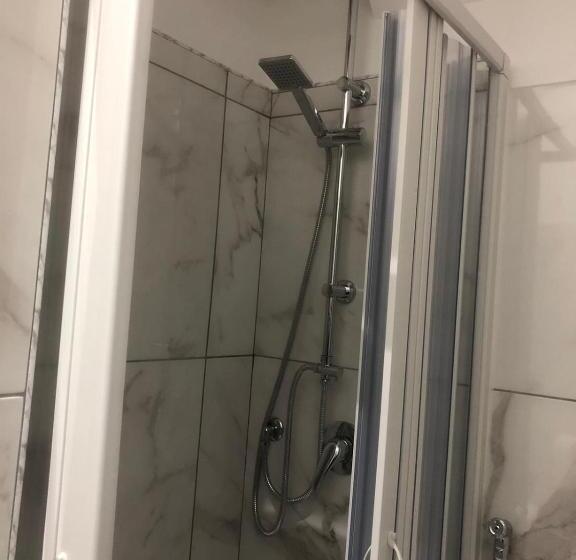 پانسیون Room Nicol