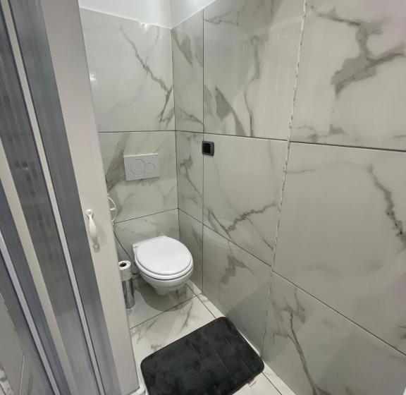 پانسیون Room Nicol