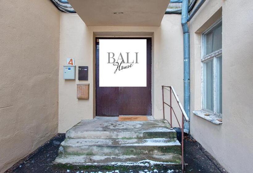 هاستل Bali House Vilnius