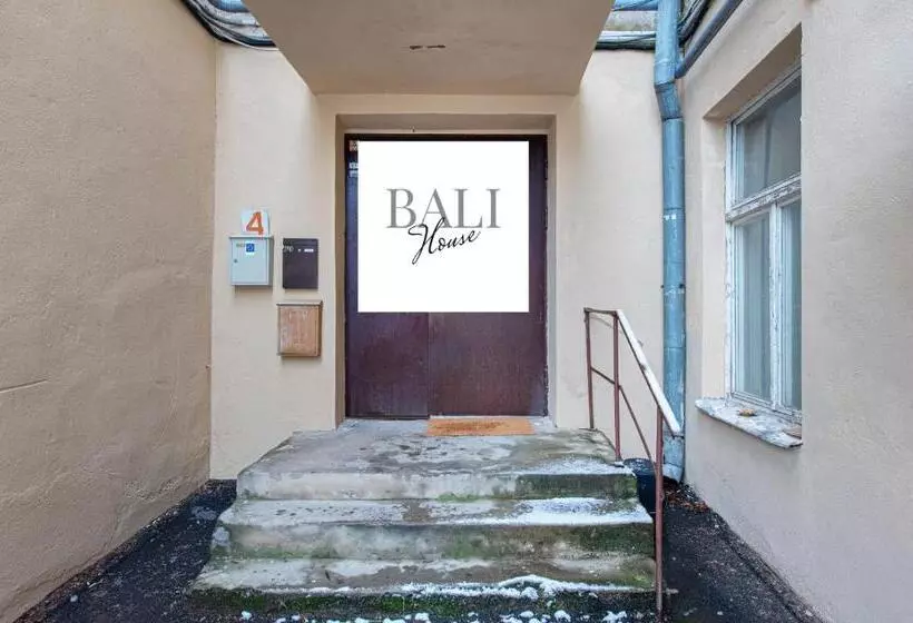 هاستل Bali House Vilnius