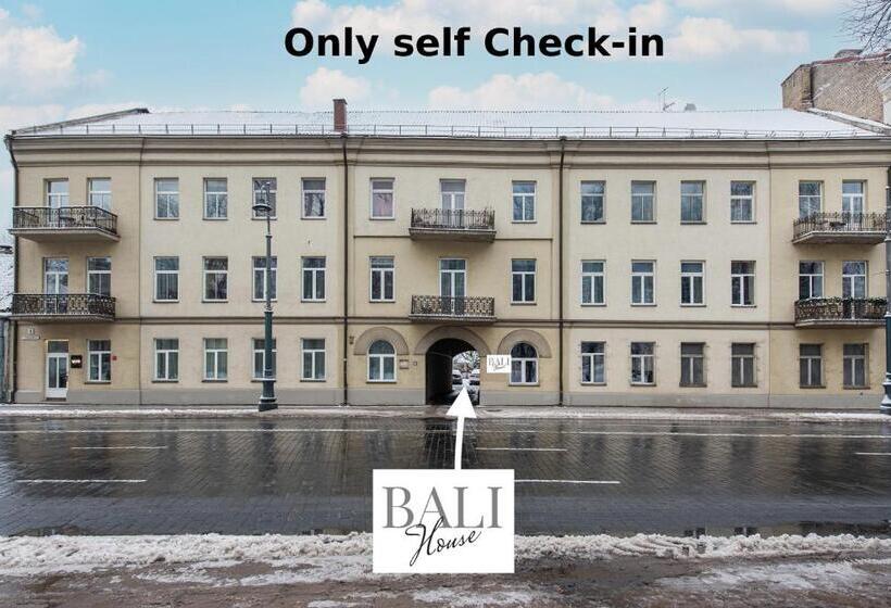 هاستل Bali House Vilnius