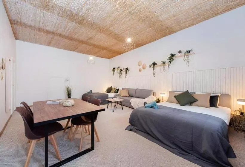 هاستل Bali House Vilnius