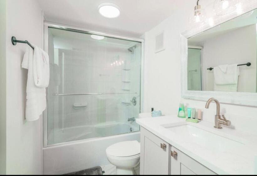 Beach Front Relaxing Get Away On Beautiful Destin Emerald Coast