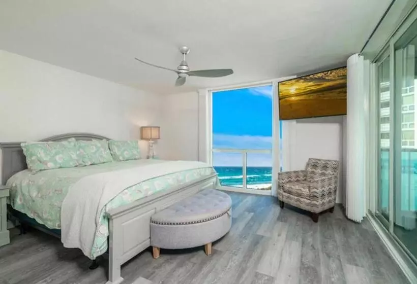 Beach Front Relaxing Get Away On Beautiful Destin Emerald Coast