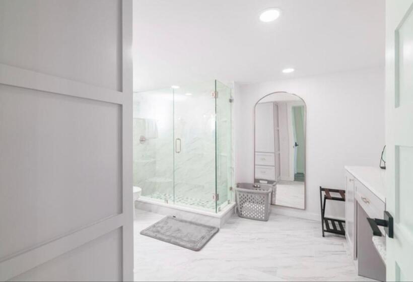 Beach Front Relaxing Get Away On Beautiful Destin Emerald Coast