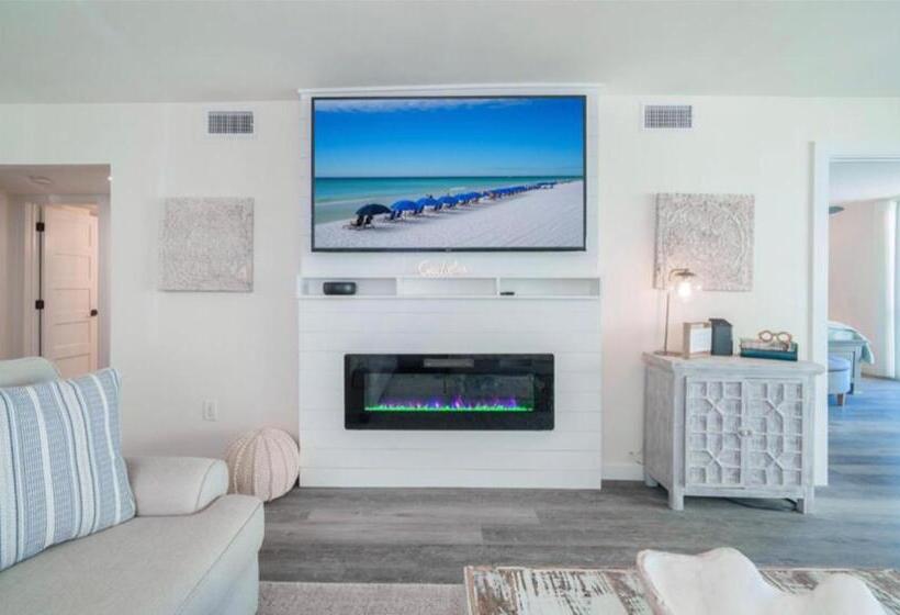 Beach Front Relaxing Get Away On Beautiful Destin Emerald Coast