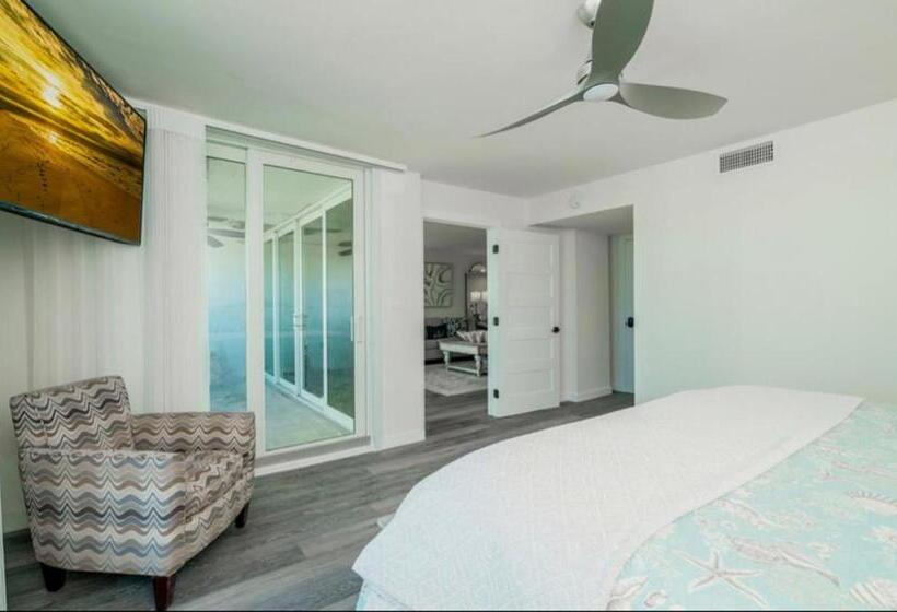 Beach Front Relaxing Get Away On Beautiful Destin Emerald Coast