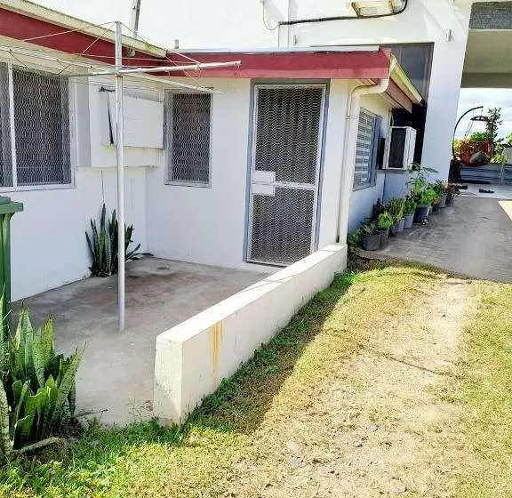 تختخواب و صبحانه Friendly Host Apartment