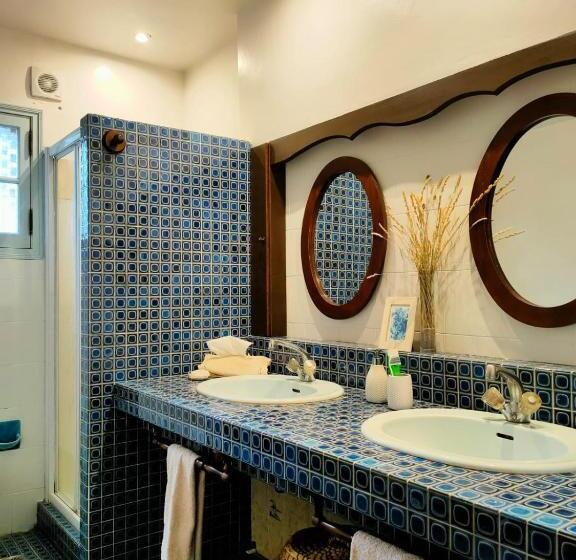 مبيت وإفطار Villa Les Chariotins