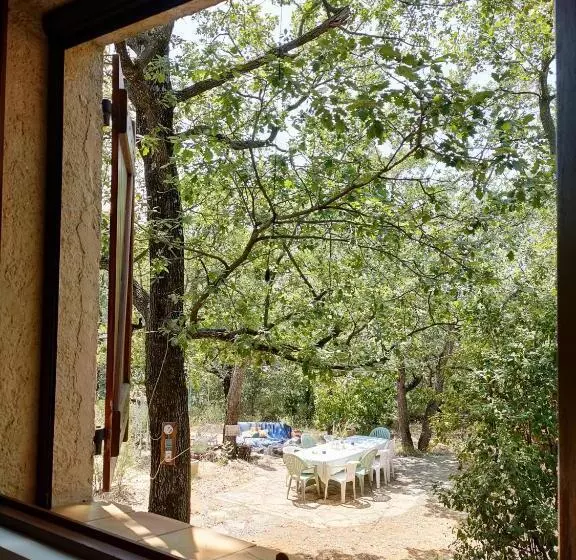 Aamiaismajoitus (B&B) Villa Les Chariotins