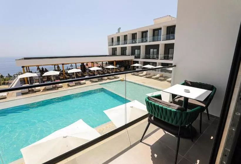 Black Diamond Hotel Dhermi